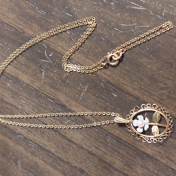 Vintage Krementz dainty flower filigree necklace. - Picture 2 of 3